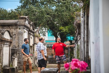 New Orleans Garden District small group guided walking tour